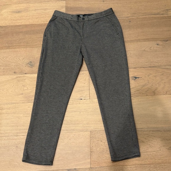 EUC size medium Zara Men's Black and Gray Houndstooth Patterned Pants - Picture 1 of 6